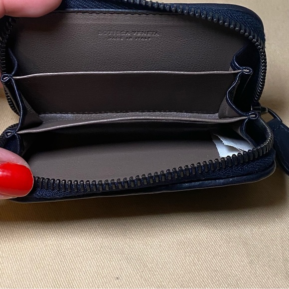 Bottega Veneta Zipped Card Case - Picture 9 of 15